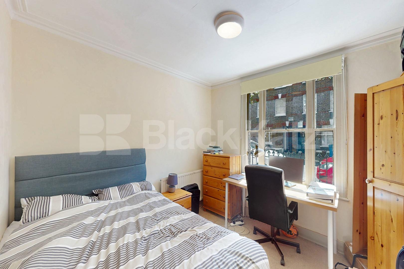 Triplex Georgian townhouse with two bathrooms and patio garden Henshaw Street, Elephant and Castle/Borough